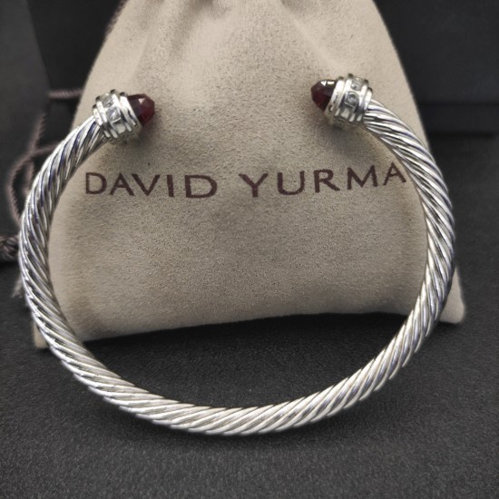 Hl65900David Yurman 5mm镶嵌石香槟钻头手镯。建议适合佩戴的手围15-20cm