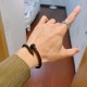 双G经典款系列复古银手链手绳 手绳尺寸:18.5>19.5>20.5>21.5厘米 细节对版做旧处理 非市面亮面版型 这款一直在出 古驰里面热卖款 非常好搭配潮流衣服 双G经典款系列复古银手链手绳 手绳尺寸:18.5>19.5>20.5>21.5厘米 细节对版做旧处理 非市面亮面版型 这款一直在出 古驰里面热卖款 非常好搭配潮流衣服