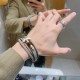 双G经典款系列复古银手链手绳 手绳尺寸:18.5>19.5>20.5>21.5厘米 细节对版做旧处理 非市面亮面版型 这款一直在出 古驰里面热卖款 非常好搭配潮流衣服 双G经典款系列复古银手链手绳 手绳尺寸:18.5>19.5>20.5>21.5厘米 细节对版做旧处理 非市面亮面版型 这款一直在出 古驰里面热卖款 非常好搭配潮流衣服