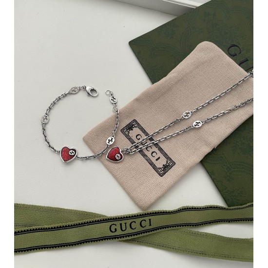 互扣式双G爱心手链项链 ♥️桃心图案 纯银做旧 超级时尚好看 互扣式双G爱心手链项链 ♥️桃心图案 纯银做旧 超级时尚好看