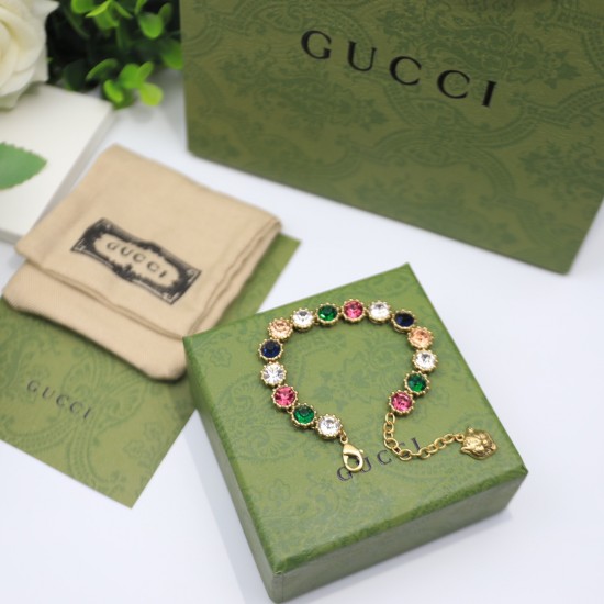 HL600A30Gucci 古驰 彩钻手链 亚金材质 带虎头尾牌 HL600A30Gucci 古驰 彩钻手链 亚金材质 带虎头尾牌