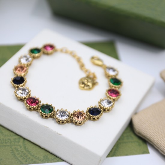 HL600A30Gucci 古驰 彩钻手链 亚金材质 带虎头尾牌 HL600A30Gucci 古驰 彩钻手链 亚金材质 带虎头尾牌