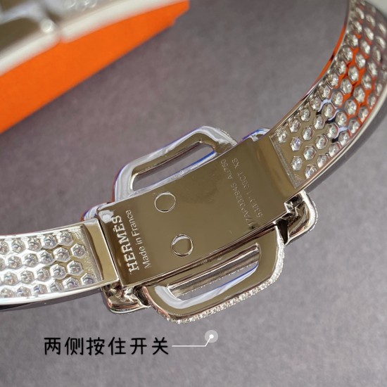 V金材质 258D80加厚版 爱马仕皮带满钻扣手镯，高级精工版[色][色]众多网红同款 ，高碳钻 太考验师傅的手艺了 要确保每颗钻都镶嵌好[色][色] 高端定制 女神 都爱，火爆 ✨1:1