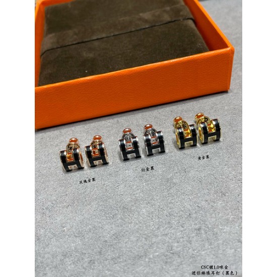 V金材质 5140A90(黑色)对版 爱马仕迷你H琳琅耳钉 V金材质 5140A90(黑色)对版 爱马仕迷你H琳琅耳钉