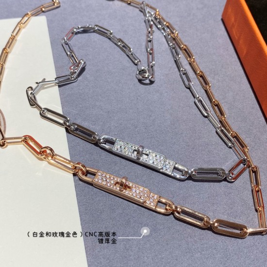 V金材质  2580D80加厚版，爱马仕皮带纽扣项链，高碳钻 太考验师傅的手艺了 要确保每颗钻都镶嵌好[色][色] 高端定制 女神 都爱，火爆 项链 ✨1:1