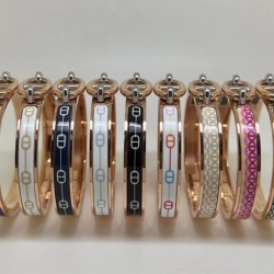 猪子鼻手镯有17.19码   80B60