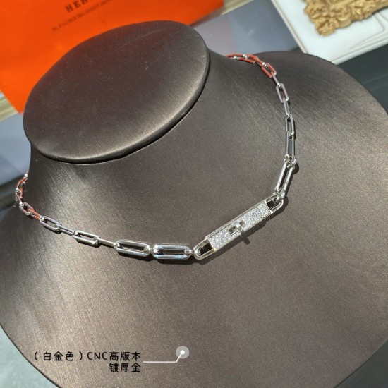 V金材质  2580D80加厚版，爱马仕皮带纽扣项链，高碳钻 太考验师傅的手艺了 要确保每颗钻都镶嵌好[色][色] 高端定制 女神 都爱，火爆 项链 ✨1:1