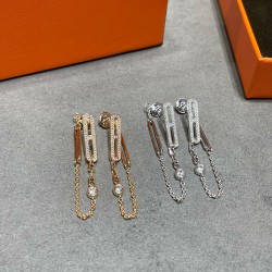 V金材质 3460B30 爱马仕满钻猪鼻子链条耳钉。独家发售～明星、网红、名媛都难以抗拒！ H*ermes 猪鼻子Farandole满钻耳钉 酷劲十足的经典标志 古今中外时尚浪尖上的不败元素 搭配各种