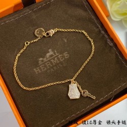 新款2580190 V金材质 加厚版，玫瑰金，白金色。高级精工版众多网红同款 爱马仕二合一锁头手链