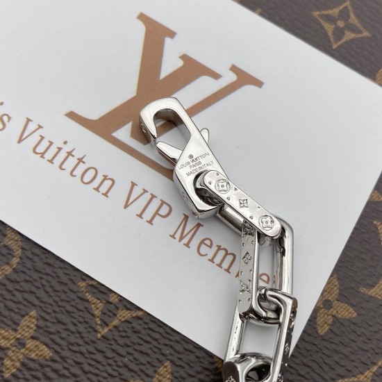 项链 Hl87981手链Hl78809 LV经典暗格纹套装✨潮人必备单品 建议一套入噢 项链 Hl87981手链Hl78809 LV经典暗格纹套装✨潮人必备单品 建议一套入噢