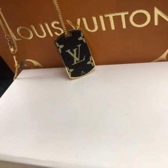 LV新款皮方牌项链 LV新款皮方牌项链