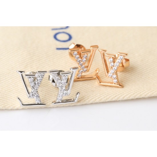 Hl86709驴家带钻耳钉 搭配logo碎钻字母,三色 Hl86709驴家带钻耳钉 搭配logo碎钻字母,三色