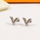 LV立体字母吊坠耳钉 经典欧美时尚新款钛钢耳环情侣 LV立体字母吊坠耳钉 经典欧美时尚新款钛钢耳环情侣