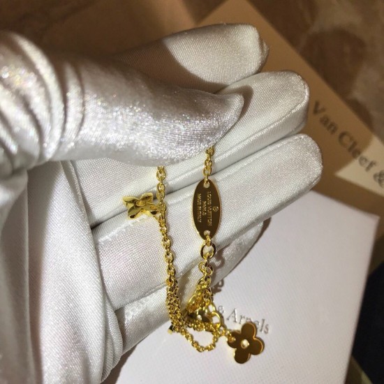 美毙了✨✨LV 路易威登 字母多花 手链 厚金电镀 优雅知性 美毙了✨✨LV 路易威登 字母多花 手链 厚金电镀 优雅知性