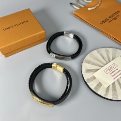 HY80A60。双皮链 手链，经典百搭，时尚不过时，