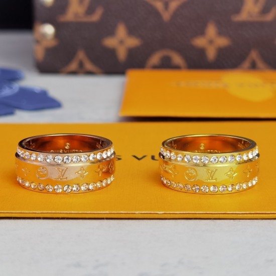 HL90601戒指 Catch 戒指匠心镂刻 字母Monogram 花卉,见证路易威登的精湛工艺。耀目水晶嵌入别样光彩,简约构型和抛光效果再添细腻质感。6.7.8.9 HL90601戒指 Catch 戒指匠心镂刻 字母Monogram 花卉,见证路易威登的精湛工艺。耀目水晶嵌入别样光彩,简约构型和抛光效果再添细腻质感。6.7.8.9