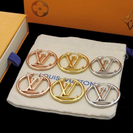 高品质路易威登 lv耳钉字母 简约耳钉经典❤️字母 原版18k黄金镀金 颜色正 质感一流 高品质路易威登 lv耳钉字母 简约耳钉经典❤️字母 原版18k黄金镀金 颜色正 质感一流