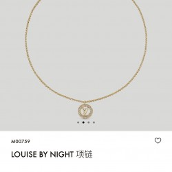 家Louise By Night 项链为 Circle 标识构筑璀璨外缘，于精致链条轻巧悬挂，另有小号 Circle 标识点缀末端，成就多元佩戴方式。 项链AL80A10
