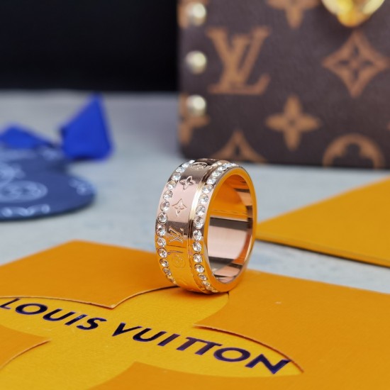 HL90601戒指 Catch 戒指匠心镂刻 字母Monogram 花卉,见证路易威登的精湛工艺。耀目水晶嵌入别样光彩,简约构型和抛光效果再添细腻质感。6.7.8.9 HL90601戒指 Catch 戒指匠心镂刻 字母Monogram 花卉,见证路易威登的精湛工艺。耀目水晶嵌入别样光彩,简约构型和抛光效果再添细腻质感。6.7.8.9