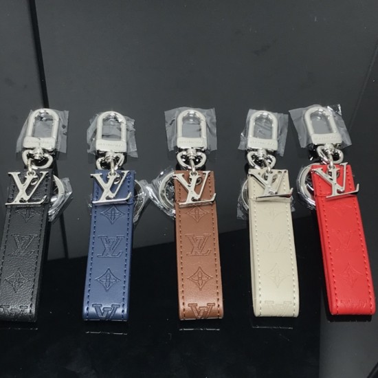 新品字母皮钥匙扣 编号:CL814750 新品字母皮钥匙扣 编号:CL814750