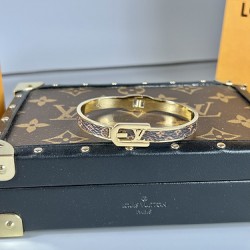 HY80900。中古LV老花皮拆包饰品手镯，夏日搭配利器，lv的老花花纹真的是永恒的经典，经久不衰，久看不腻
