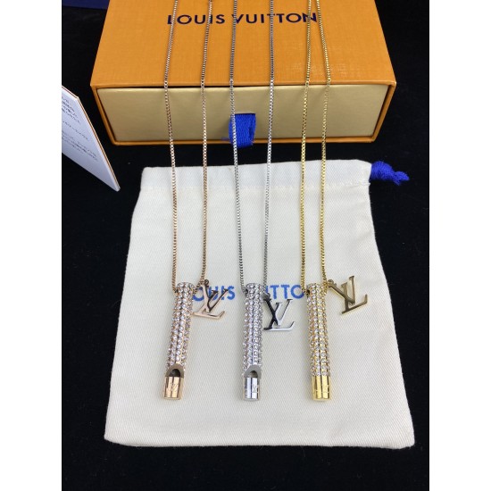 Hl65900驴家口哨项链采用剔透水晶✨镶嵌品牌铭纹哨子吊坠, 字母标识栖身一旁 Hl65900驴家口哨项链采用剔透水晶✨镶嵌品牌铭纹哨子吊坠, 字母标识栖身一旁