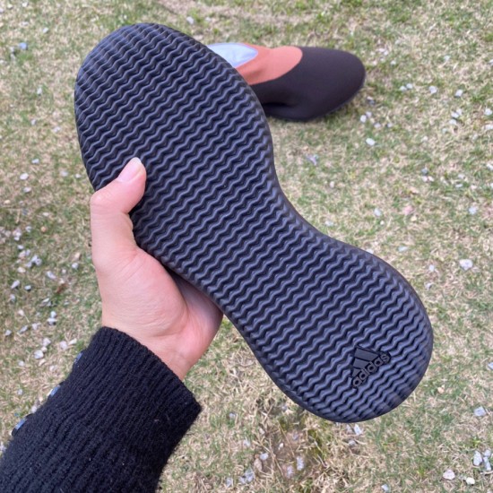 椰子棉鞋黑棕色 Adidas Yeezy Knit Runner 黑棕 石炭 椰子 休闲鞋GY1759 椰子棉鞋黑棕色 Adidas Yeezy Knit Runner 黑棕 石炭 椰子 休闲鞋GY1759