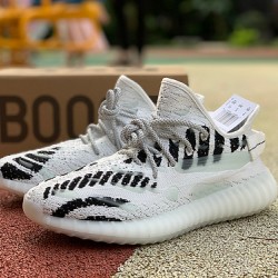 350v2白水滴Yeezy 350 V3 Runner 鞋面夜光半透明橡胶覆盖，类似于水滴的流体轮廓 白水滴 FC9212