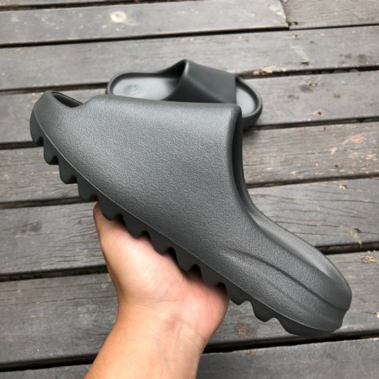 椰子拖鞋黑色 Adidas Yeezy Slid 黑色黑玛瑙侃爷椰子潮流拖鞋 id4132 椰子拖鞋黑色 Adidas Yeezy Slid 黑色黑玛瑙侃爷椰子潮流拖鞋 id4132