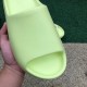 椰子拖鞋荧光绿 Adidas Yeezy 荧光绿 椰子运动休闲拖鞋男女 hq6447 椰子拖鞋荧光绿 Adidas Yeezy 荧光绿 椰子运动休闲拖鞋男女 hq6447