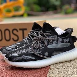 350v3黑白水滴 Yeezy 350 V3 Runner 粉水滴鞋面夜光半透明橡胶覆盖，类似于水滴的流体轮廓，非常独特 依然Boost加持 FC9219
