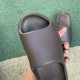 椰子拖鞋 深棕色adidas YEEZY SLIDE极简风拖鞋 椰子拖鞋 深棕色adidas YEEZY SLIDE极简风拖鞋
