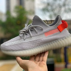 350v2尾灯 性价比版本出货  adidas YEEZY 350 V2 Tail Light 尾灯灰橙欧洲限定 FX9017 尺码：36-48
