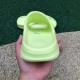 椰子拖鞋荧光绿 Adidas Yeezy 荧光绿 椰子运动休闲拖鞋男女 hq6447 椰子拖鞋荧光绿 Adidas Yeezy 荧光绿 椰子运动休闲拖鞋男女 hq6447