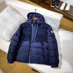 MONCLER 67