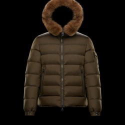 MONCLER MARQUE