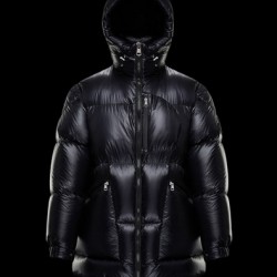 2 MONCLER 1952 + VALEXTRA JOELE