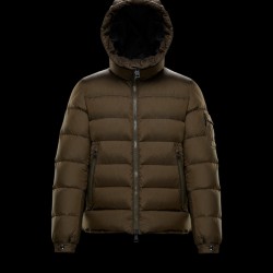 MONCLER MARQUE