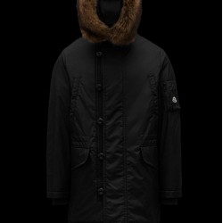 MONCLER  Aja