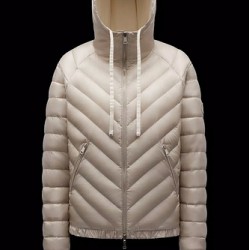 Moncler Esquibien