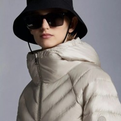 Moncler Esquibien