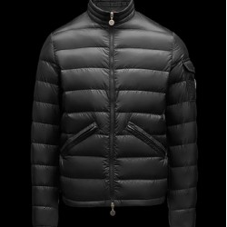 MONCLER Agay Short Down Jacket