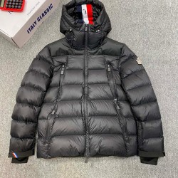 Moncler M044