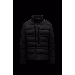 Moncler  Nagu