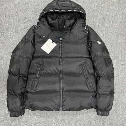 Moncler M056