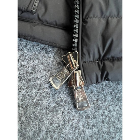 Moncler M020 Moncler M020