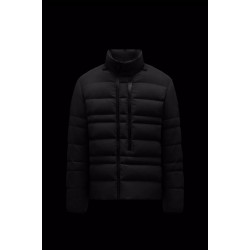 Moncler  Nagu