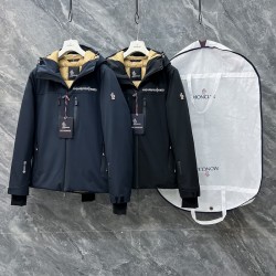 Moncler M068