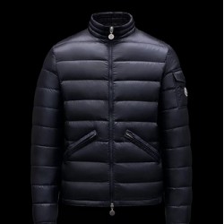 Moncler Agay