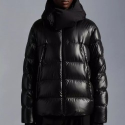 Moncler Zubair Short Down Jacket